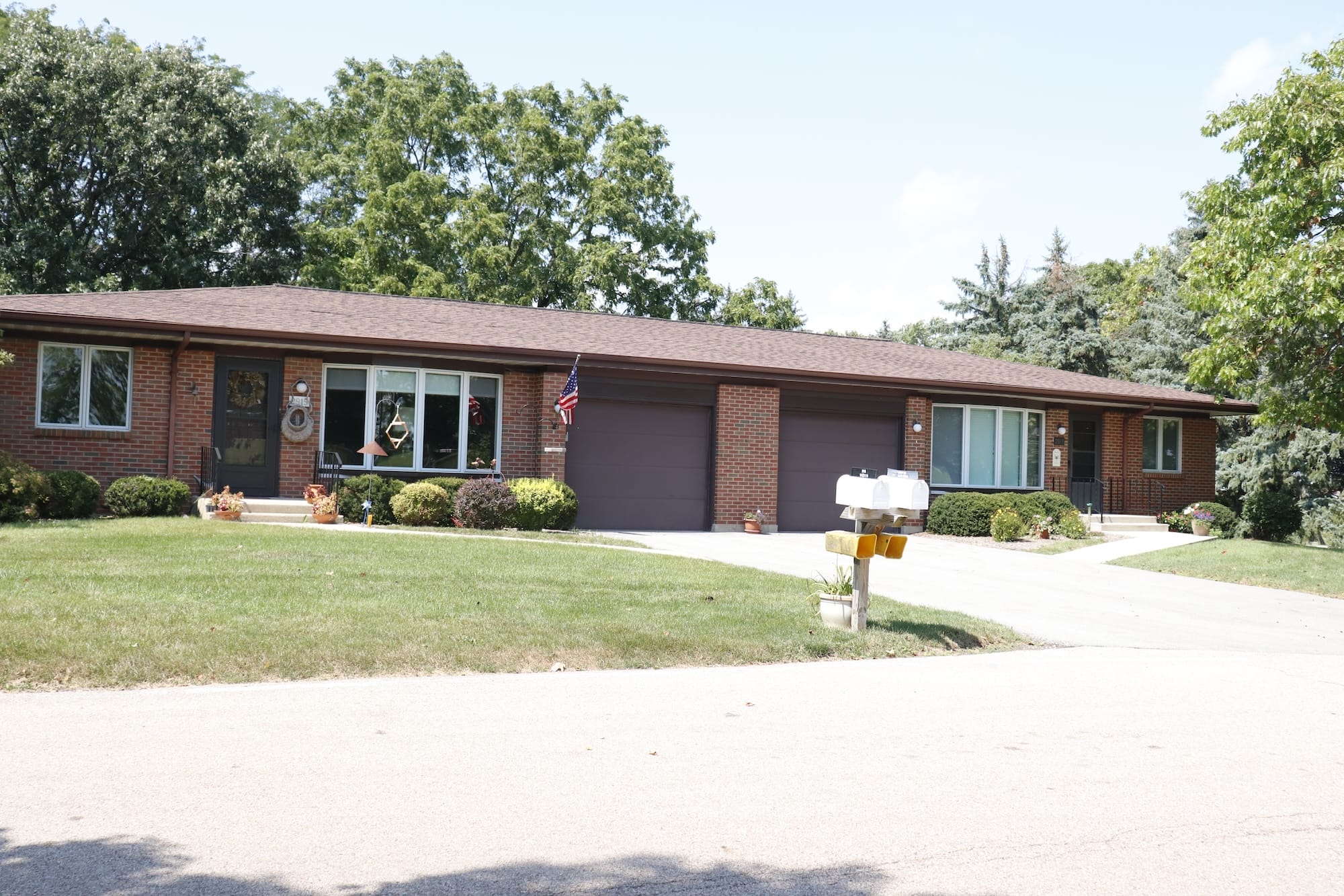 Street view of Oak Crest independent duplex